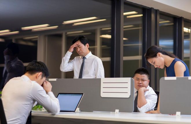 银行里最苦的不是加班也不是降薪而是碰到了这类人